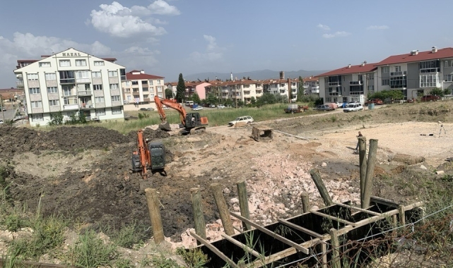 Gediz Hafızlık Erkek Kur'an Kursu inşaatı vatandaşların yardımını bekliyor
