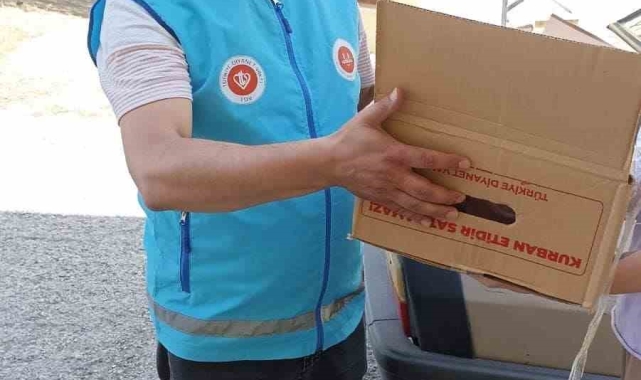 Gediz Müftüsü Sebahattin Turan: "Vatandaşlarımızın emanetlerini ihtiyaç sahiplerine ulaştırıyoruz"