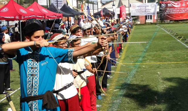 Geleceğin kemankeşleri Kütahya'da buluştu