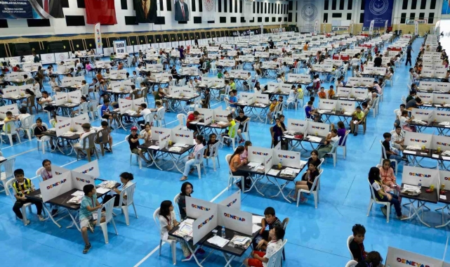 Geleceğin teknoloji yıldızları DENEYAP sınavında buluştu