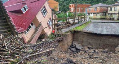 Giresun'da şiddetli yağışlar sel ve heyelanlara neden oldu