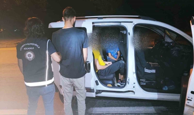 Göçmen kaçakçısı yol kontrolünde yakalandı