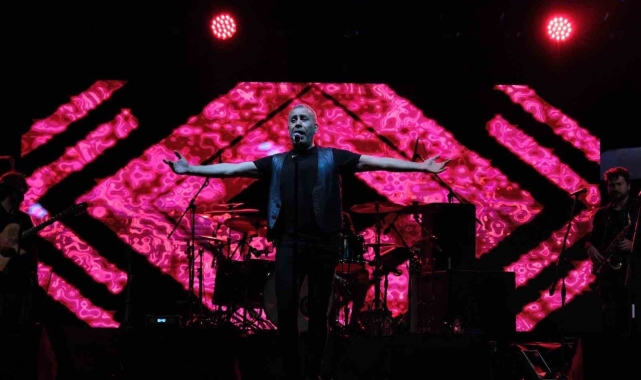 Haluk Levent Sivrihisar'da unutulmaz bir gece yaşattı