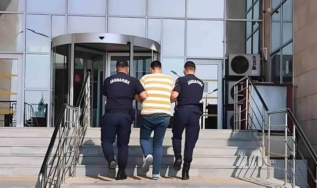 Hapis cezası ile aranan 2 şahıs jandarma ekiplerince yakalandı