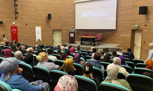 Hastane personeline iletişim semineri