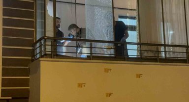 Havaya ateş açtı, kurşunlar ev ve araca isabet etti