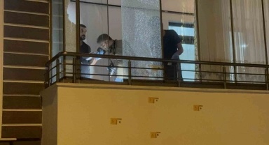 Havaya ateş açtı, kurşunlar ev ve araca isabet etti
