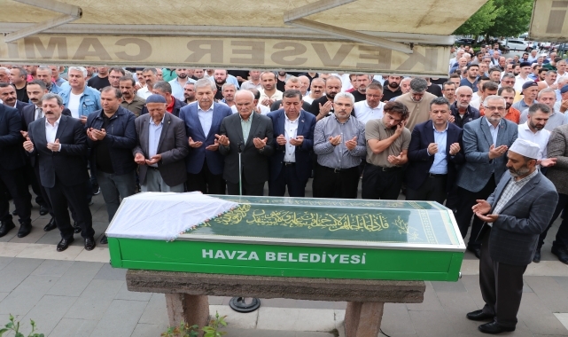 Havza Belediye Başkanı İkiz'in annesinin cenazesi defnedildi