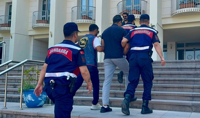 Hırsız turist yakayı ele verdi