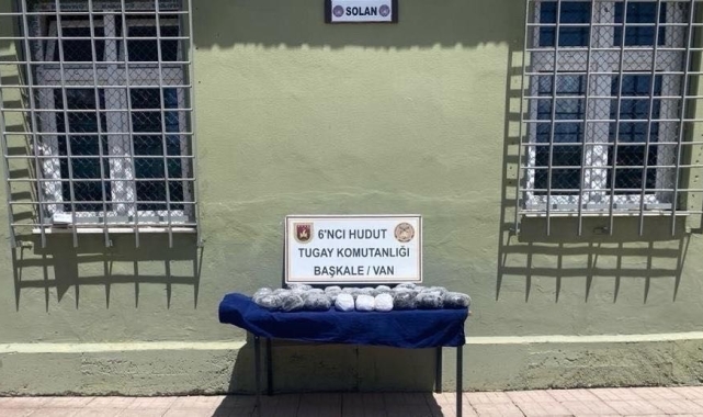 Hudut kartalları sınır hattında 30 kilogram uyuşturucu ele geçirdi