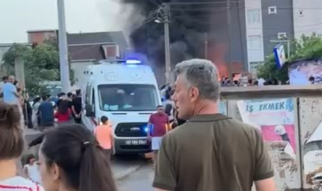 Hurdalıkta çıkan yangın gökyüzünü siyah dumanla kapladı