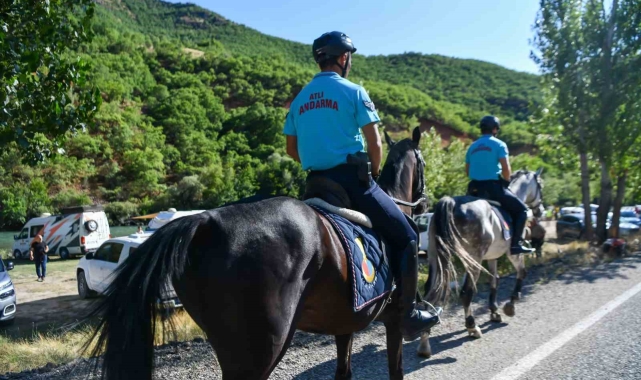 Huzur şehri haline gelen Tunceli'de atlı jandarma timi göreve başladı