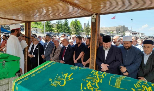 İbrahim Taşkesenligil son yolculuğuna dualarla uğurlandı