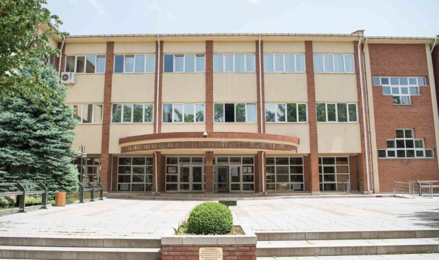 İİBF köklü akademik tecrübesiyle başarılı mezunlar yetiştiriyor