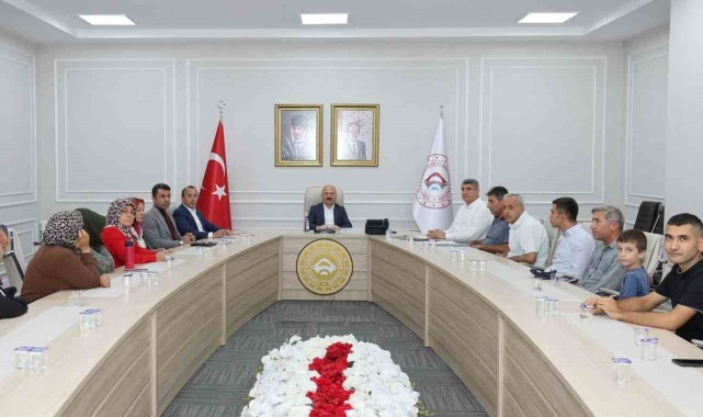 İş arayan vatandaşlar derdini Vali Varol'a anlattı