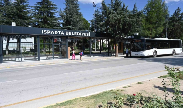 Isparta'da otobüs durakları modern hale getiriliyor