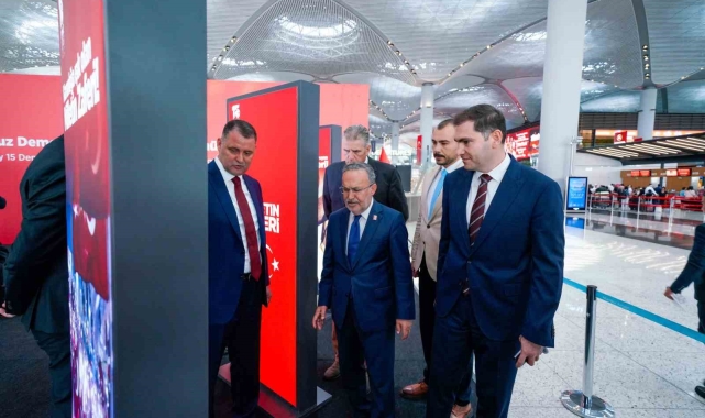 İstanbul Havalimanı'nda 15 Temmuz temalı fotoğraf sergisi açıldı