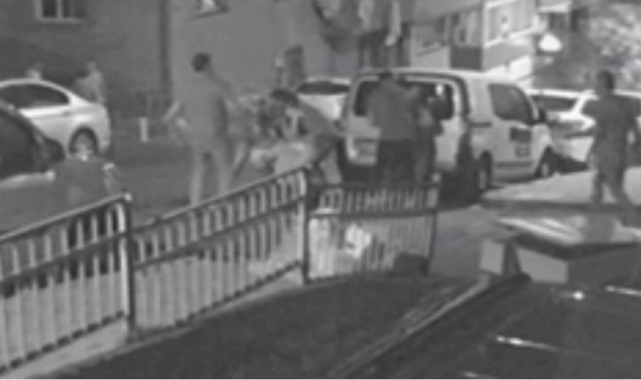 İstanbul'da anne ve oğluna "uyarı" dayağı: 4 saldırgan öldüresiye darbetti