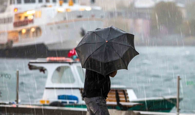 İstanbul&#039;da gök gürültülü sağanak yağış bekleniyor