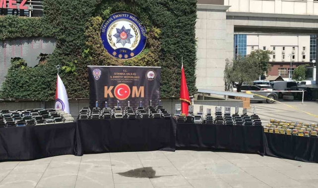 İstanbul'da milyonlarca lira değerinde kaçak ikinci el oto beyni ele geçirildi