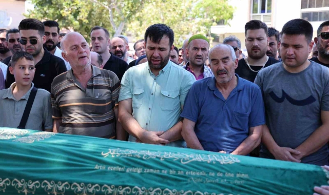 İzmir'de öldürülen gümüşçü esnafı son yolculuğuna uğurlandı