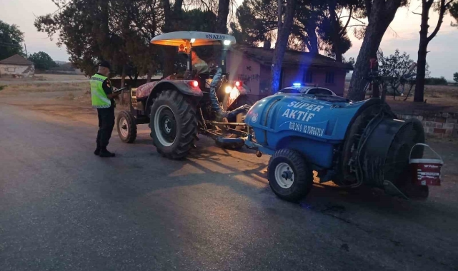 Jandarmanın trafik uygulamasında aranan 13 şahıs yakalandı