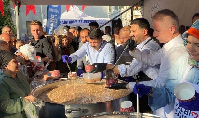 Kağıthane'de 35 bin kase aşure ikram edildi