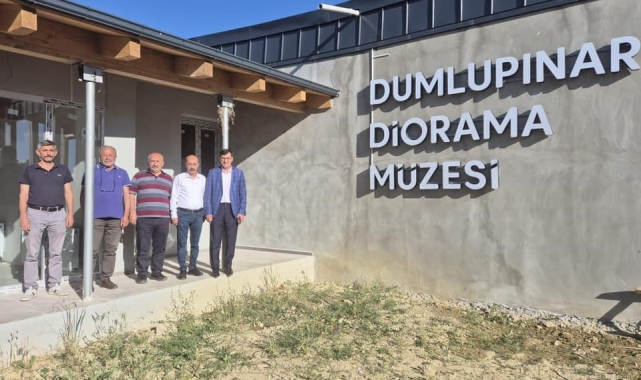 Kahveci, Dumlupınar Diorama Müzesi'nde incelemelerde bulundu