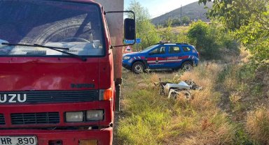 Kamyonetle çarpışan motosiklet sürücüsü yaralandı