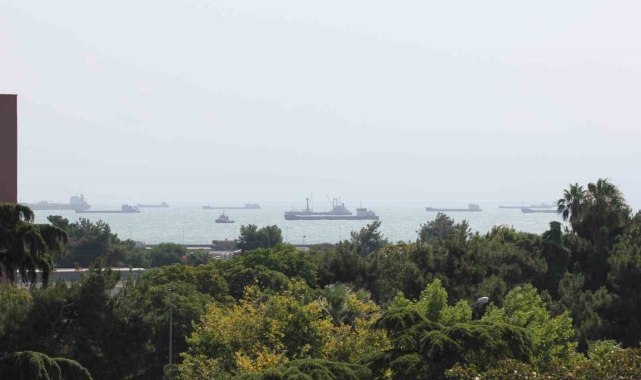 Karadeniz hırçınlaştı, 'denize girilmemesi' uyarısı yapıldı