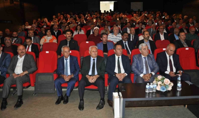 Kars'ta Batı Azerbaycan'a Dönüş Forumu