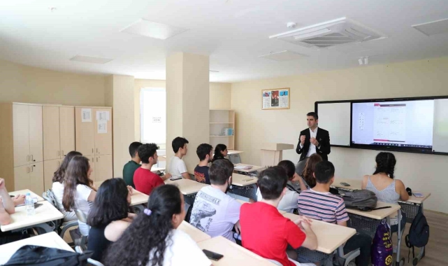 Kartal Akademi öğrencileri başarıdan başarıya koşuyor