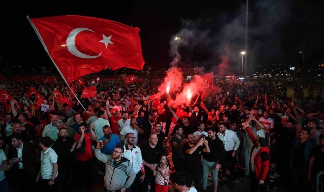 Kayserililer çeyrek final heyecanını Millet Bahçesi'nde yaşadı