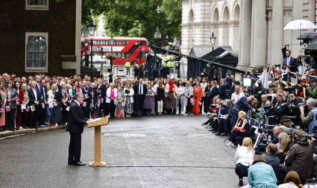 Keir Starmer, İngiltere'nin yeni başbakanı oldu