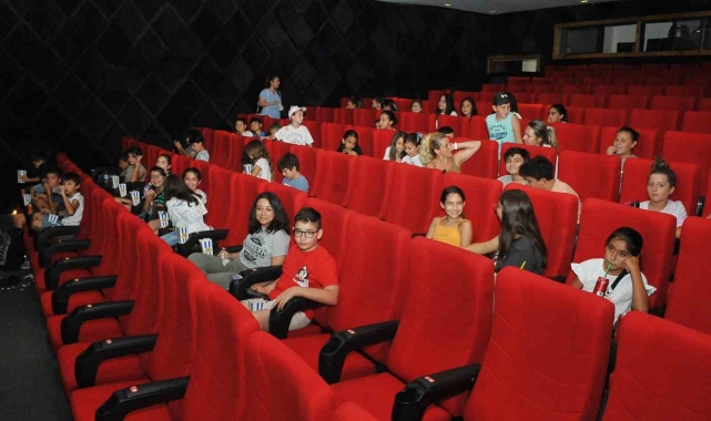 Kemer'de geleceğin müzisyenleri ve yelkencileri Cinemapink'te buluştu