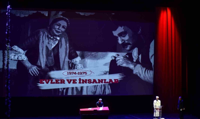 Kenan Işık için AKM'de tören düzenleniyor