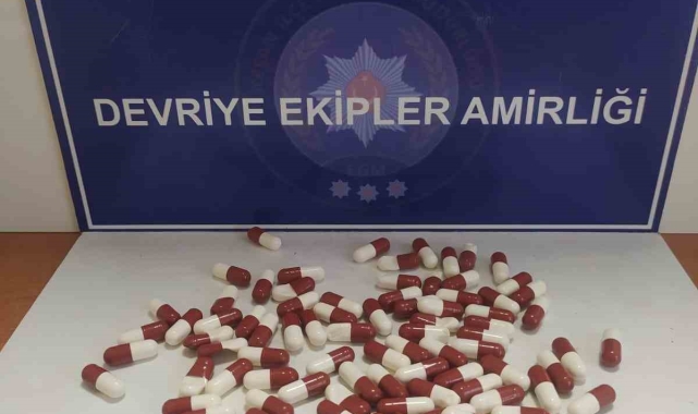 Keşan'da polisin durdurduğu şüphelinin üzerinden 96 adet sentetik ecza çıktı