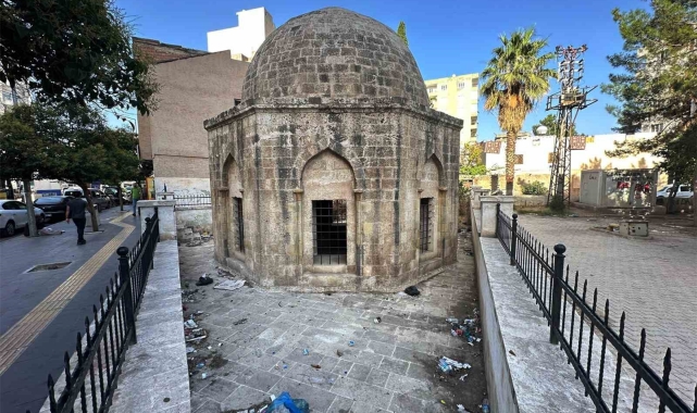 Kızıltepe'de tarihi kümbet çöp alanı oldu