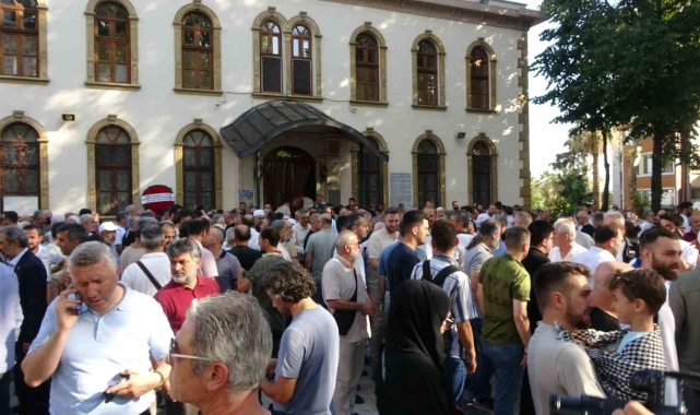 Kocaeli'de yüzlerce kişi Heniyye için toplandı