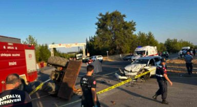 Kontrolden çıkan otomobil traktöre çarptı: 1 ölü