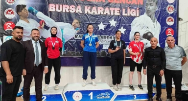 Körfezli Kübranur karate şampiyonasında ikinci oldu