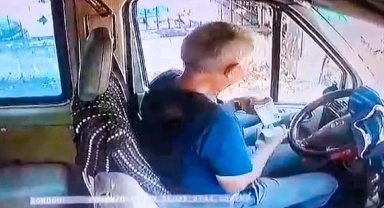 Küçücük camdan girip, 5 şoförün ekmek parasını çaldı