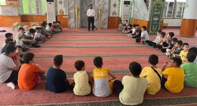 Kur'an kursu öğrencilerine seminer