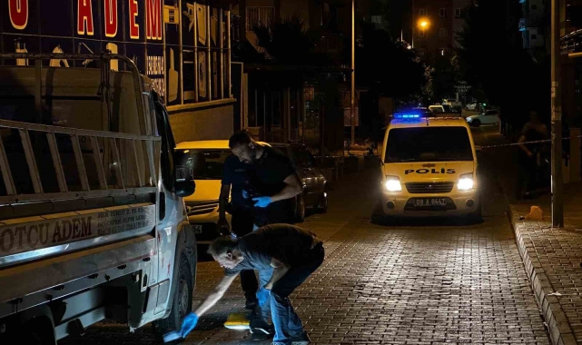 Kuşadası&#039;nda gecenin sessizliğini silah sesleri bozdu, eski koca dehşet saçtı