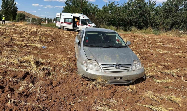 Malatya'da otomobil şarampole düştü: 3 yaralı