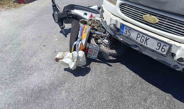 Manisa'da kamyonet motosikletle çarpıştı: 1 yaralı