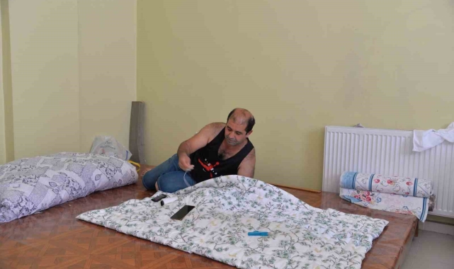 Mesleğin son temsilcilerinden: 30 yıldır el yapımı yorgan, döşek ve yastık yapıyor