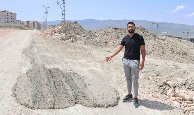 Mikserin yola beton döktüğü anlar kamerada