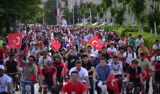 'Milletin Zaferi Bisiklet Turu'na yoğun ilgi