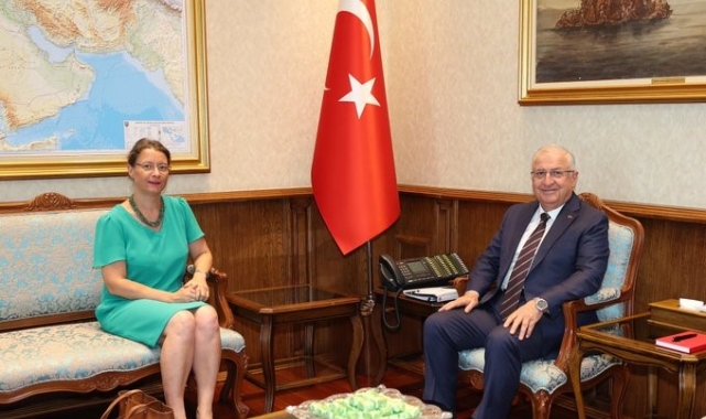 Milli Savunma Bakanı Güler, Fransa Büyükelçisi Dumont&#039;u kabul etti